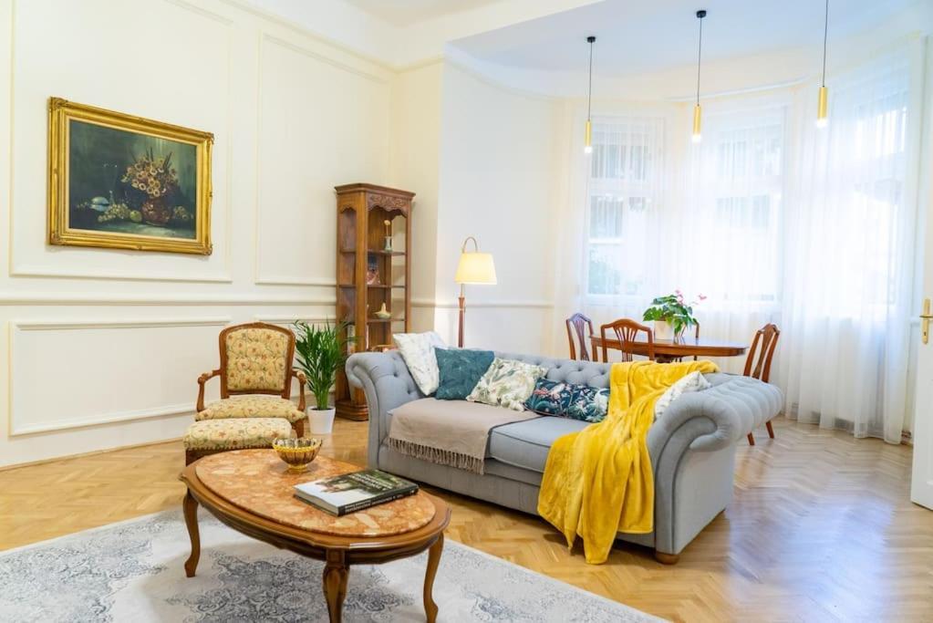 Kastely Apartman Эгер Экстерьер фото